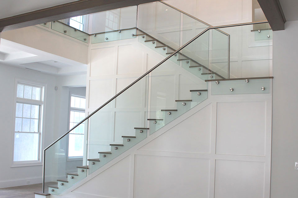 #313 U-Shaped Stair, Glass Balusters w/SS Round Rail & Standoffs